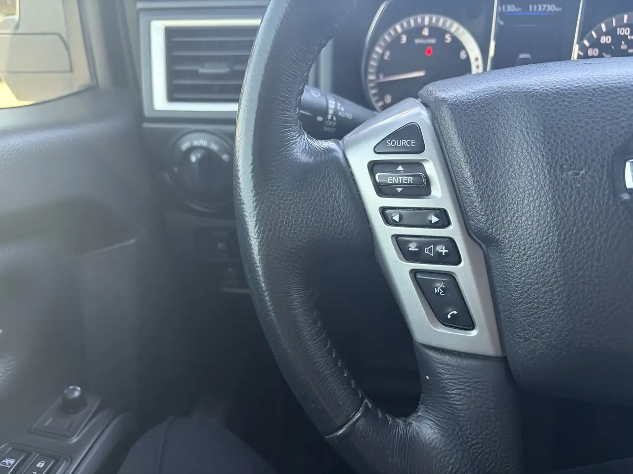 Nissan Titan снимка Nissan Titan