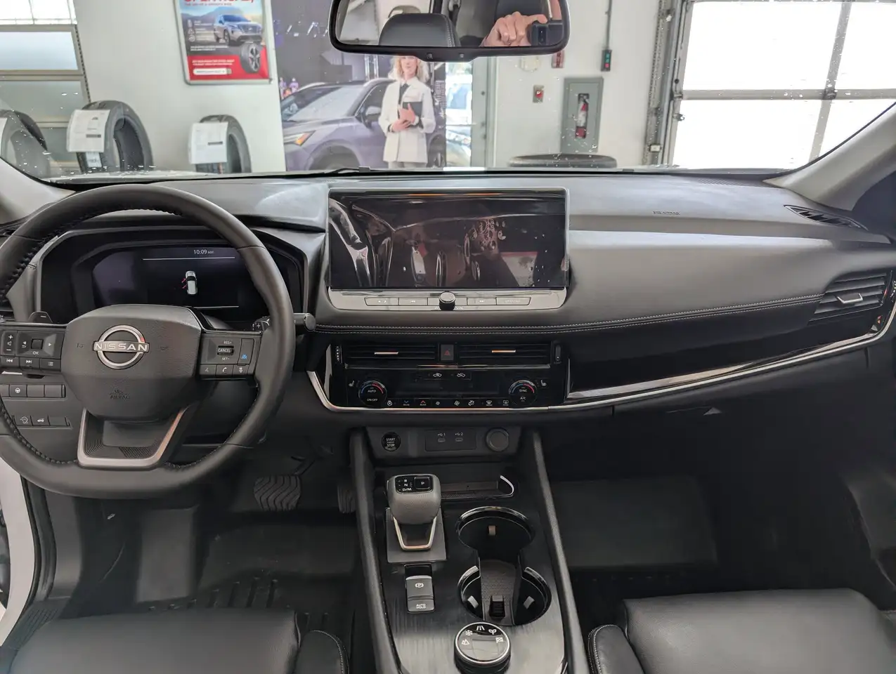 Nissan Rogue снимка Nissan Rogue
