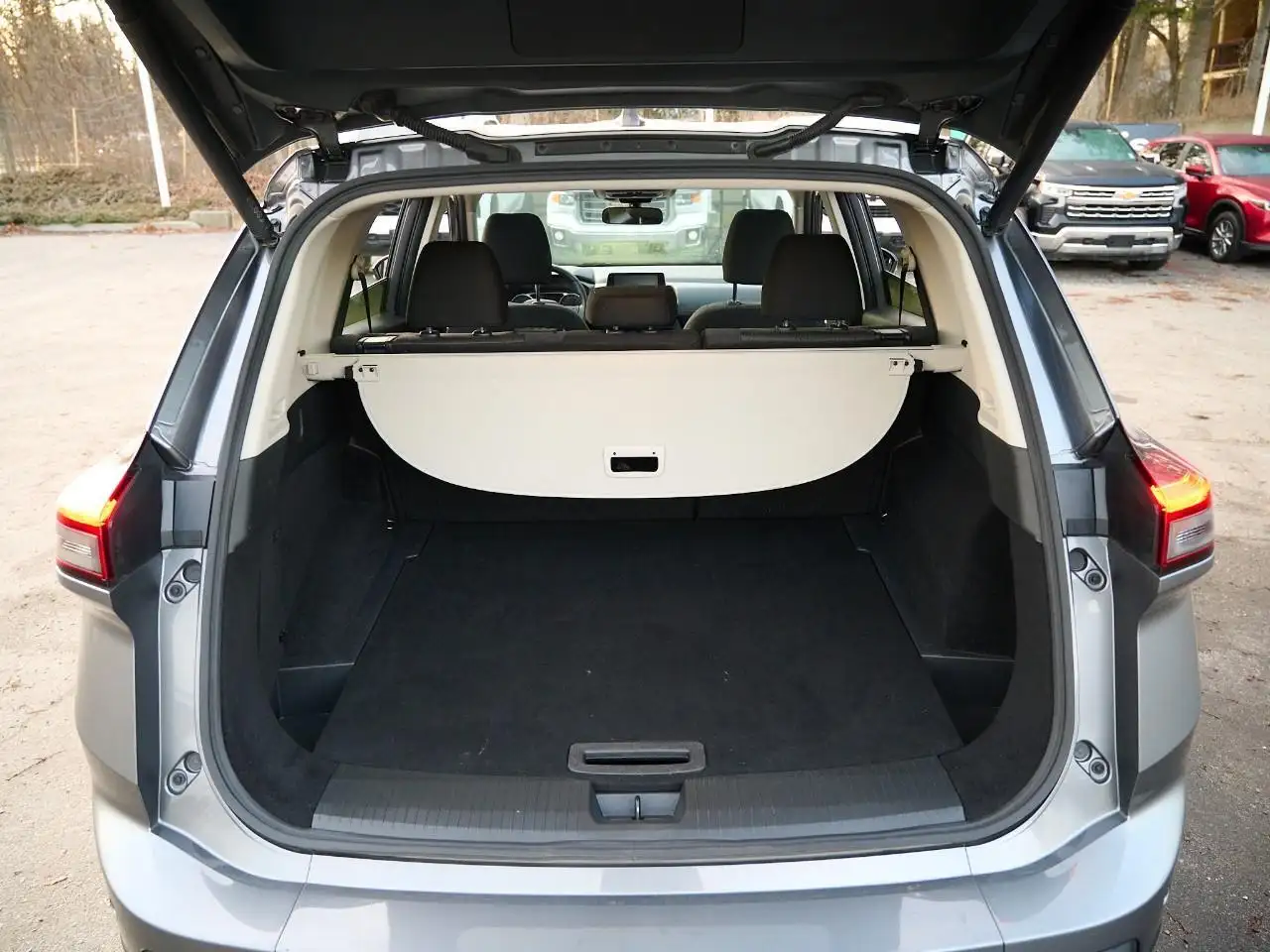 Nissan Rogue снимка Nissan Rogue