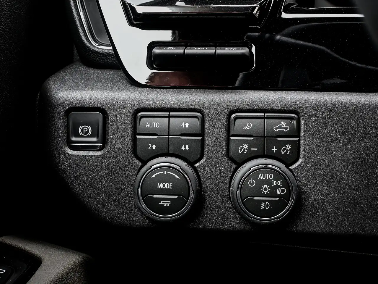 Chevrolet Silverado 1500 photo Chevrolet Silverado 1500