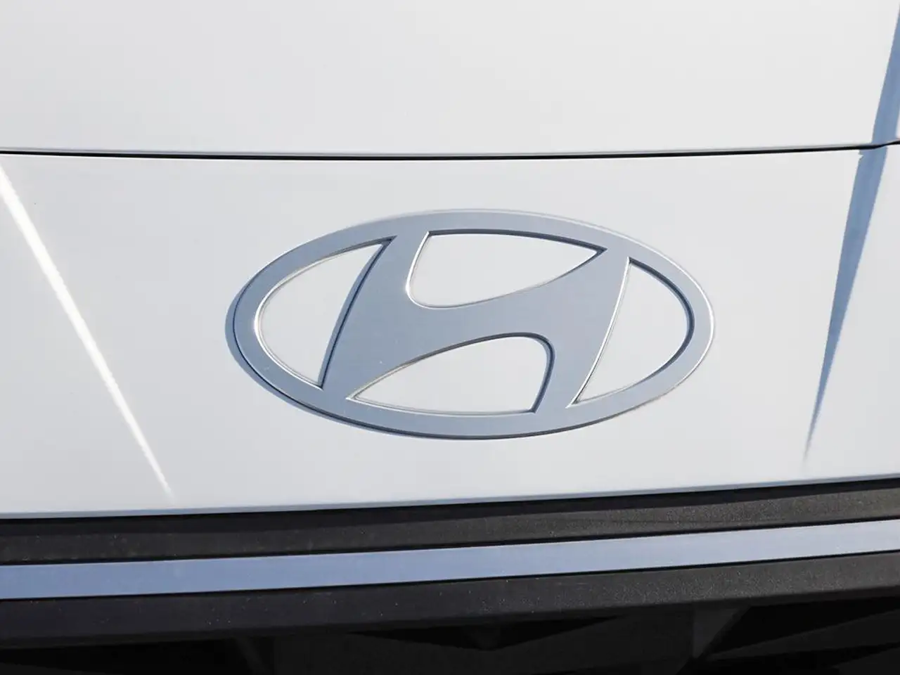 Hyundai ELANTRA photo Hyundai ELANTRA