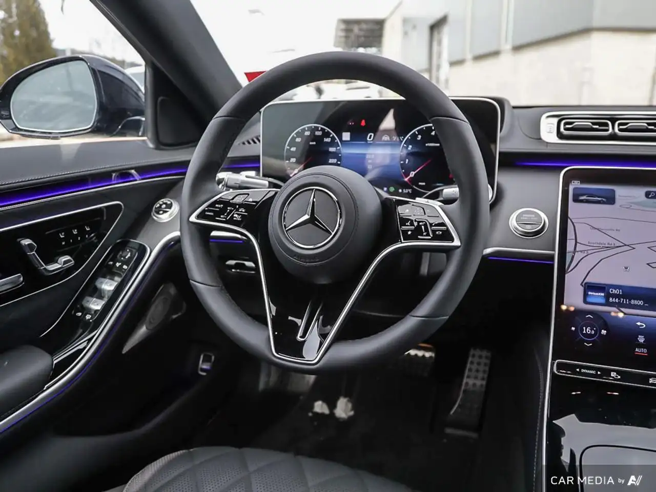 Mercedes-Benz S-Class снимка Mercedes-Benz S-Class