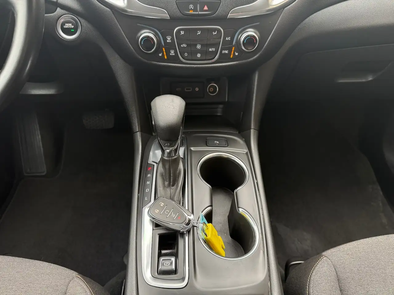 Chevrolet Equinox снимка Chevrolet Equinox