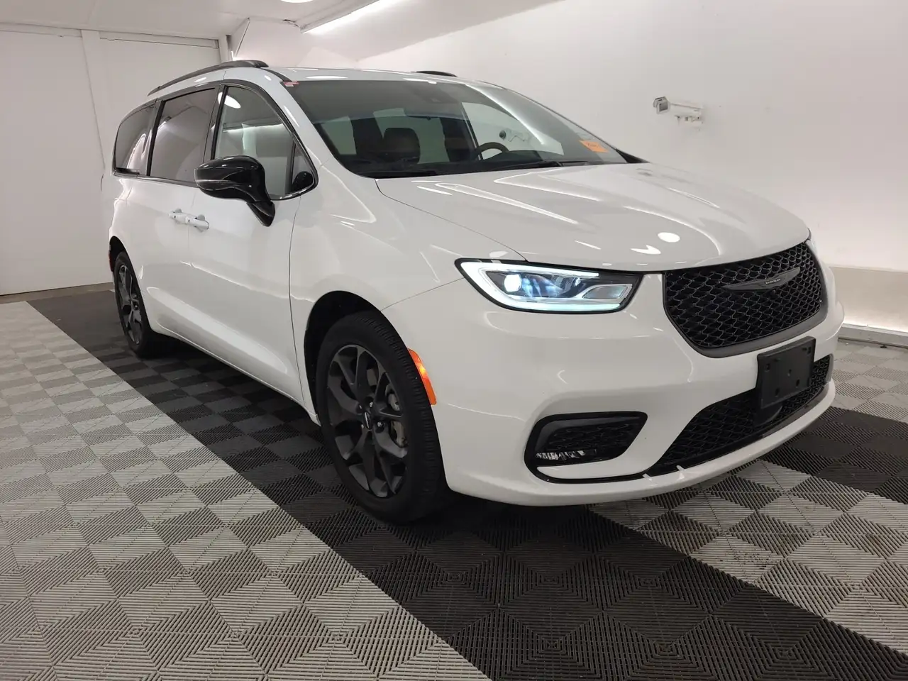 2024 Chrysler Pacifica