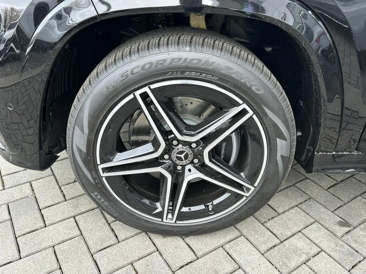 Mercedes-Benz GLS снимка Mercedes-Benz GLS