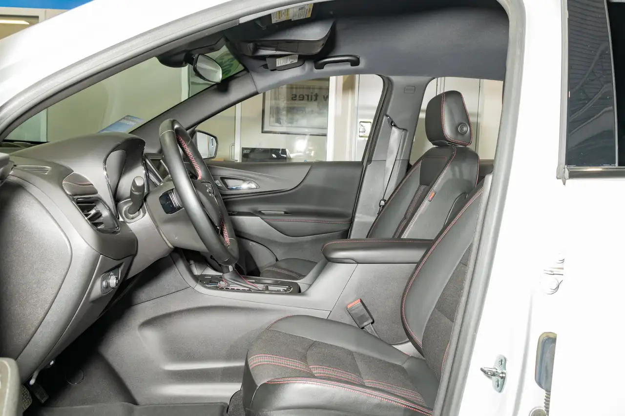 Chevrolet Equinox photo Chevrolet Equinox