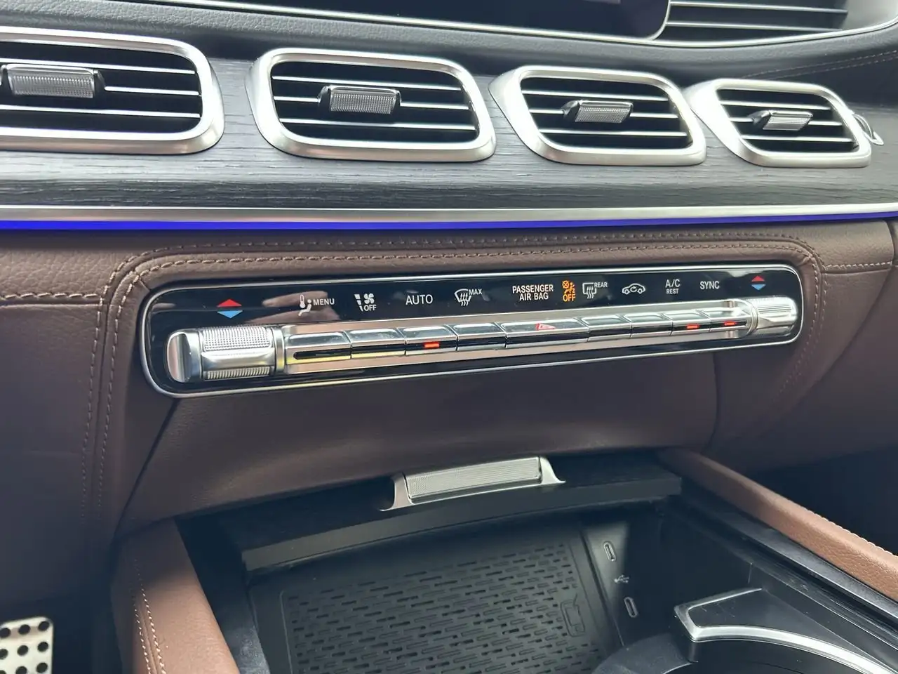 Mercedes-Benz GLS снимка Mercedes-Benz GLS