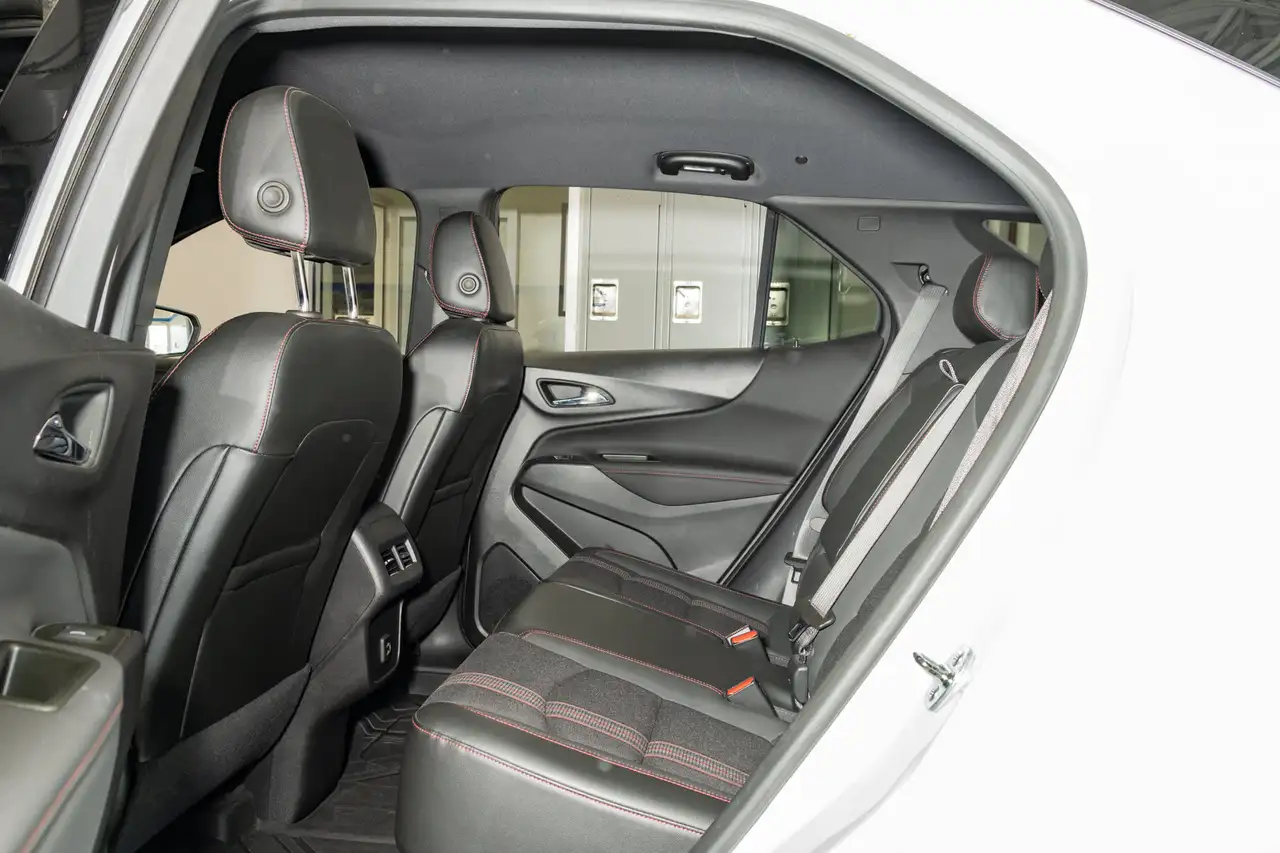 Chevrolet Equinox photo Chevrolet Equinox