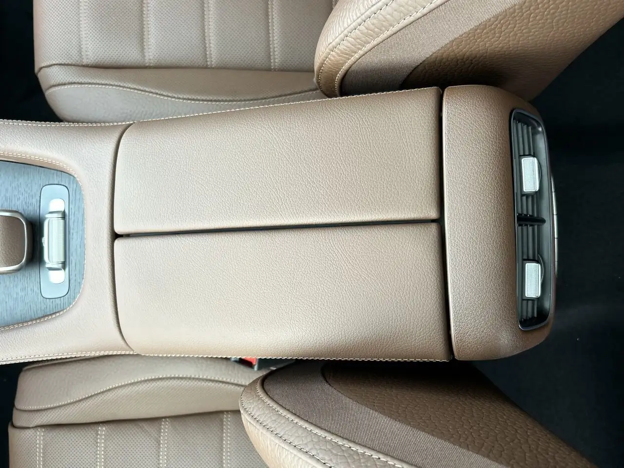 Mercedes-Benz GLS снимка Mercedes-Benz GLS