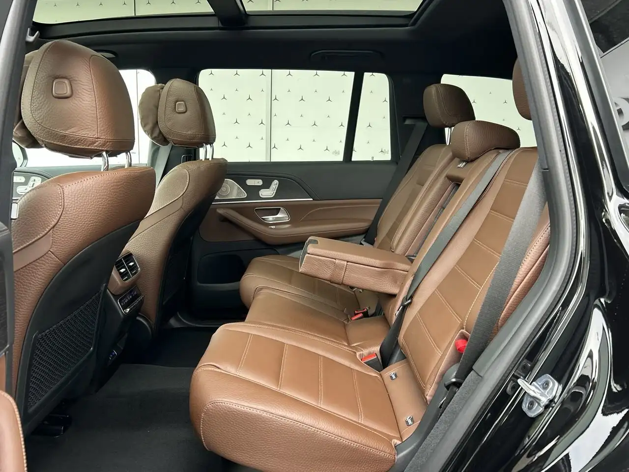 Mercedes-Benz GLS снимка Mercedes-Benz GLS