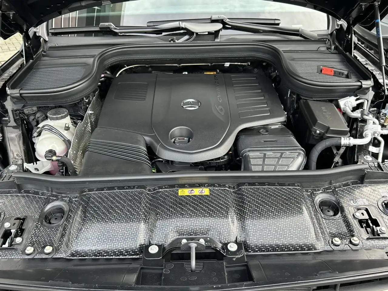 Mercedes-Benz GLS снимка Mercedes-Benz GLS