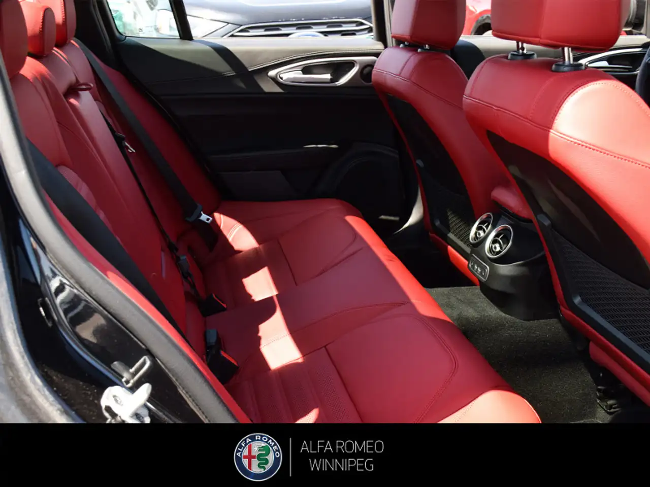 Alfa Romeo Giulia photo Alfa Romeo Giulia