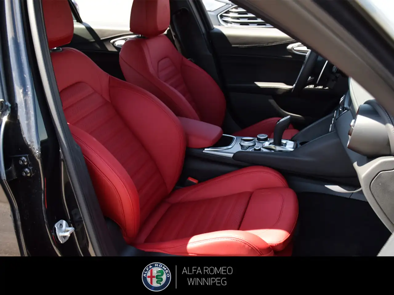 Alfa Romeo Giulia photo Alfa Romeo Giulia