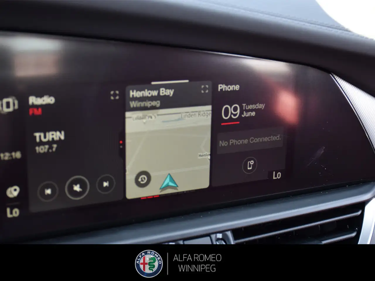 Alfa Romeo Giulia photo Alfa Romeo Giulia