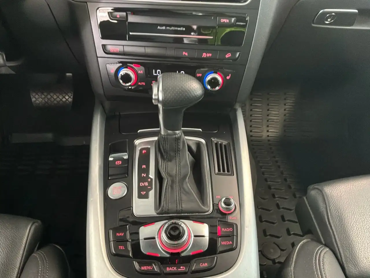 Audi Q5 снимка Audi Q5