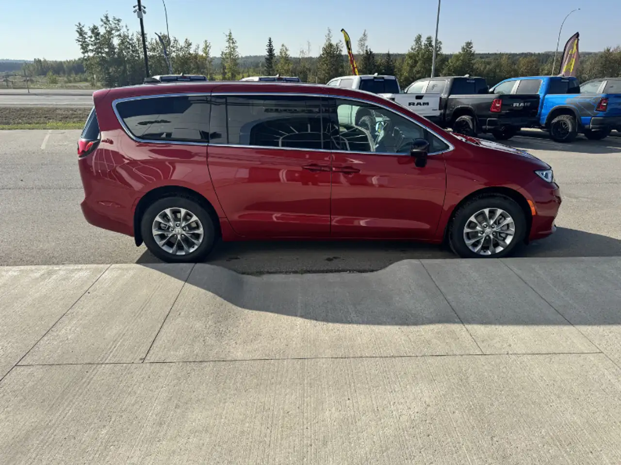 Chrysler Pacifica photo Chrysler Pacifica
