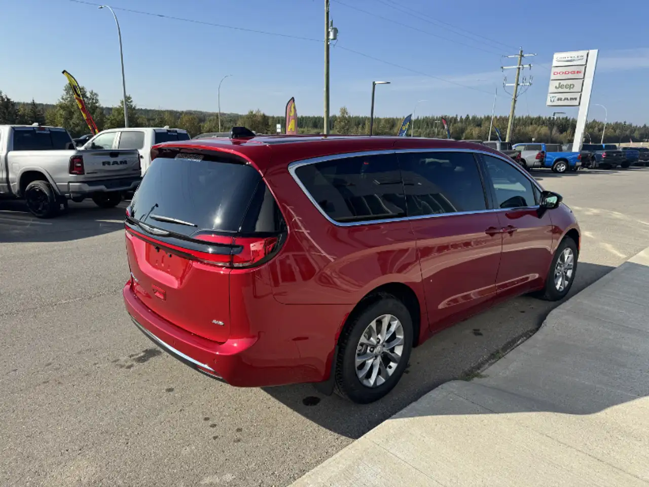 Chrysler Pacifica photo Chrysler Pacifica