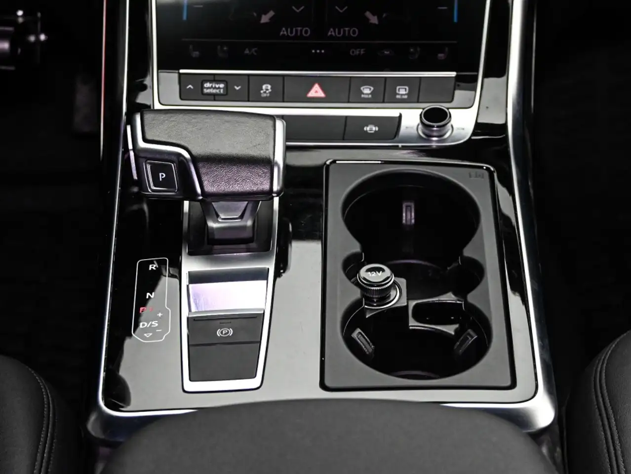 Audi Q7 снимка Audi Q7