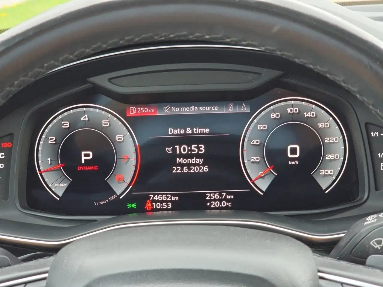 Audi Q7 снимка Audi Q7