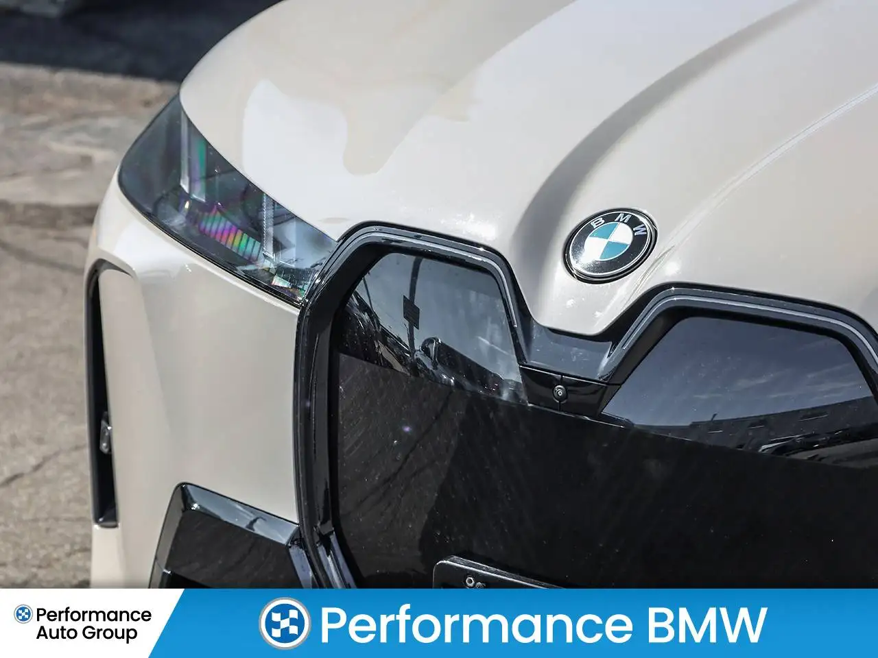 BMW iX photo BMW iX
