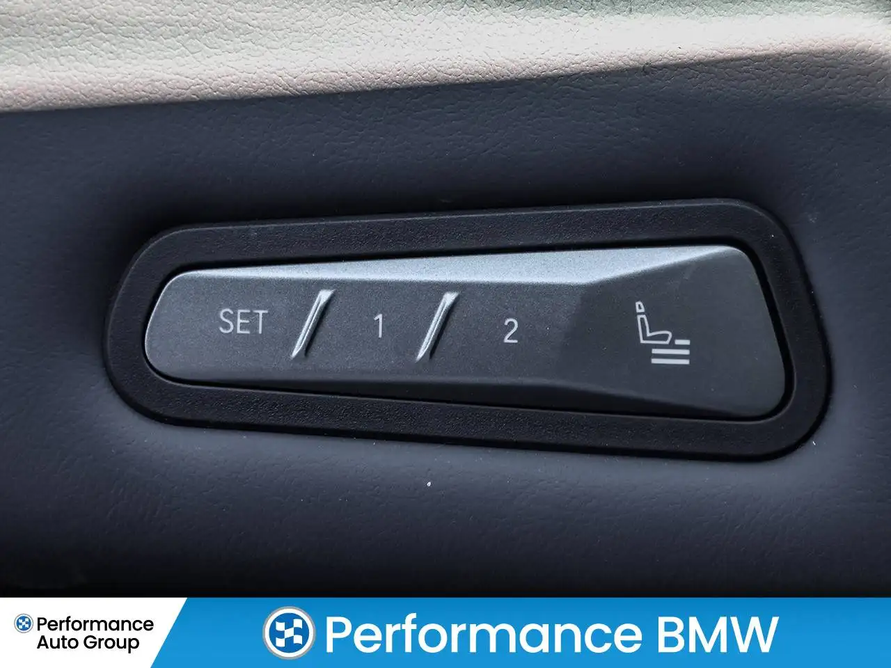 BMW iX photo BMW iX