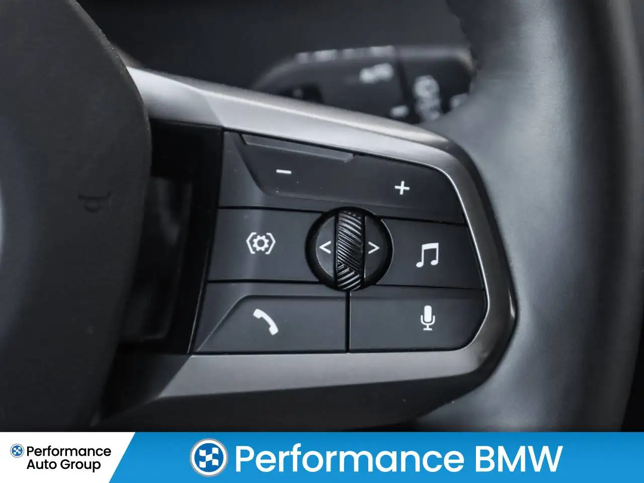 BMW iX photo BMW iX