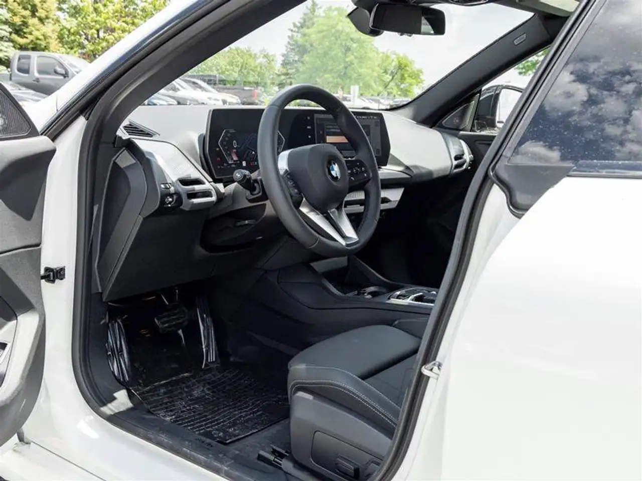 BMW 2 Series снимка BMW 2 Series