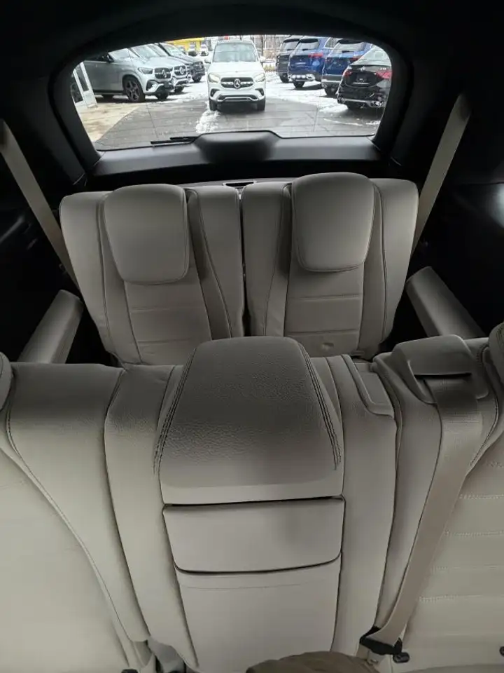 Mercedes-Benz GLS снимка Mercedes-Benz GLS