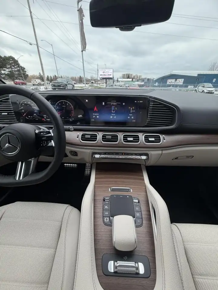 Mercedes-Benz GLS снимка Mercedes-Benz GLS