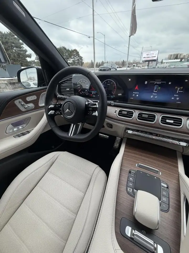 Mercedes-Benz GLS снимка Mercedes-Benz GLS