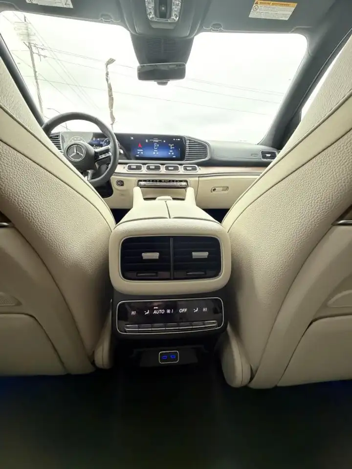Mercedes-Benz GLS снимка Mercedes-Benz GLS