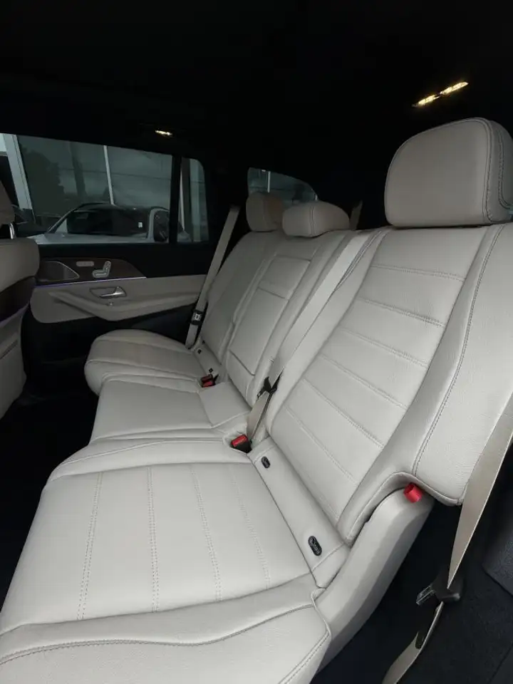 Mercedes-Benz GLS снимка Mercedes-Benz GLS
