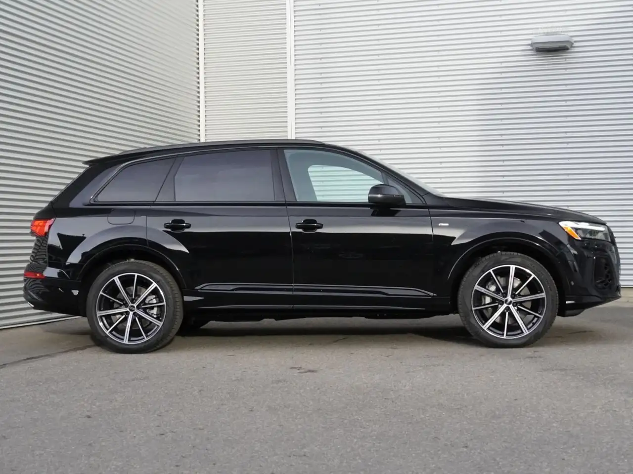Audi Q7 photo Audi Q7