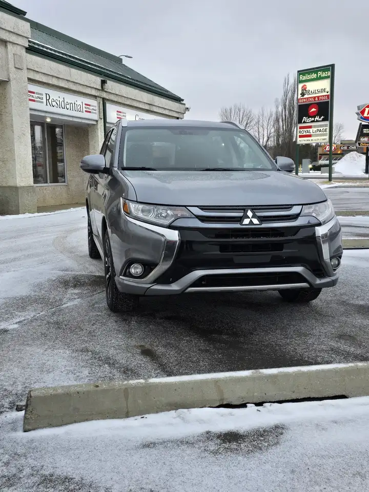Mitsubishi Outlander снимка Mitsubishi Outlander