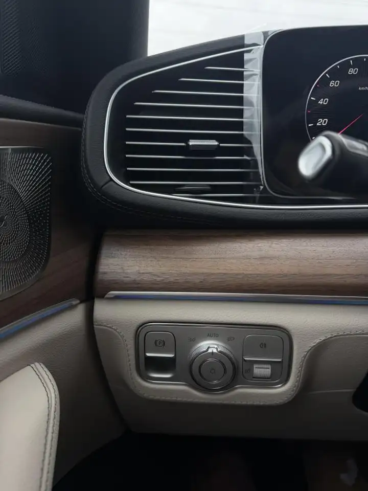 Mercedes-Benz GLS снимка Mercedes-Benz GLS