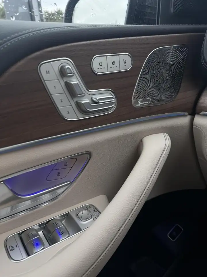 Mercedes-Benz GLS снимка Mercedes-Benz GLS