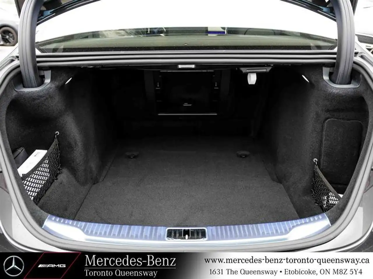Mercedes-Benz S-Class снимка Mercedes-Benz S-Class