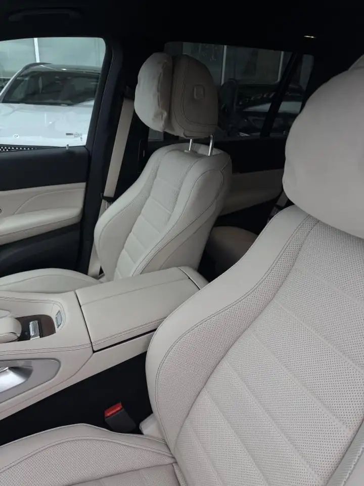 Mercedes-Benz GLS снимка Mercedes-Benz GLS