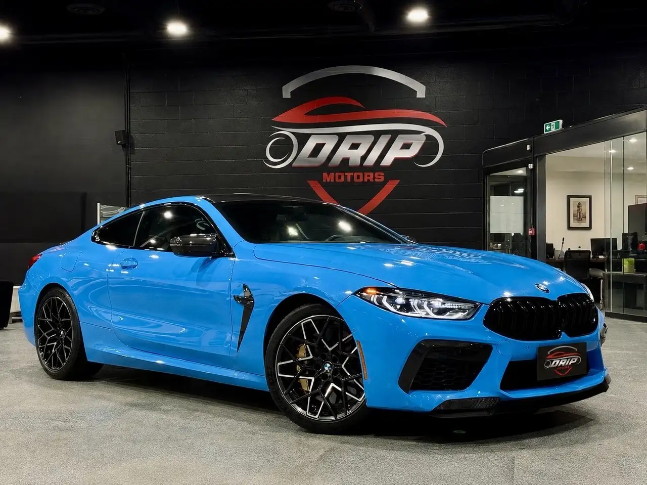 2023 BMW M8