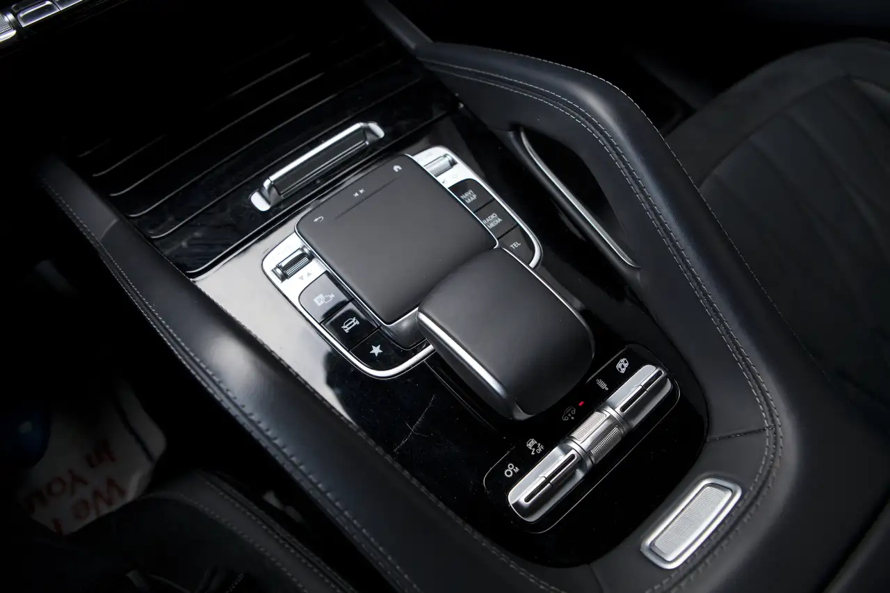 Mercedes-Benz GLS снимка Mercedes-Benz GLS