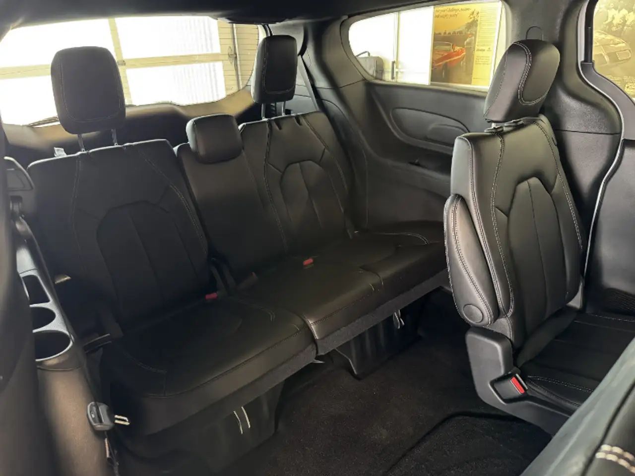 Chrysler Grand Caravan photo Chrysler Grand Caravan