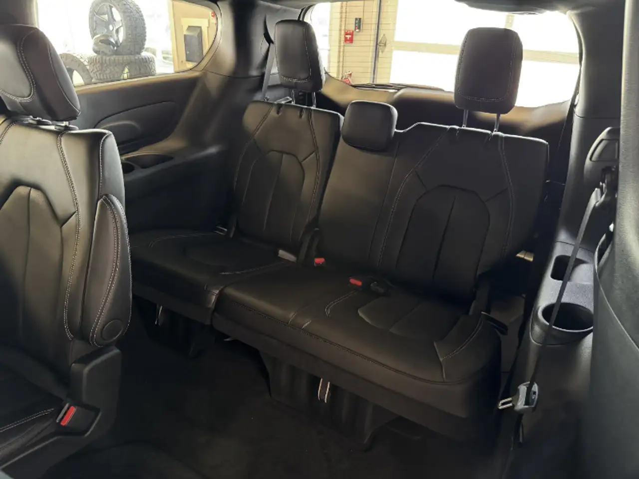 Chrysler Grand Caravan photo Chrysler Grand Caravan