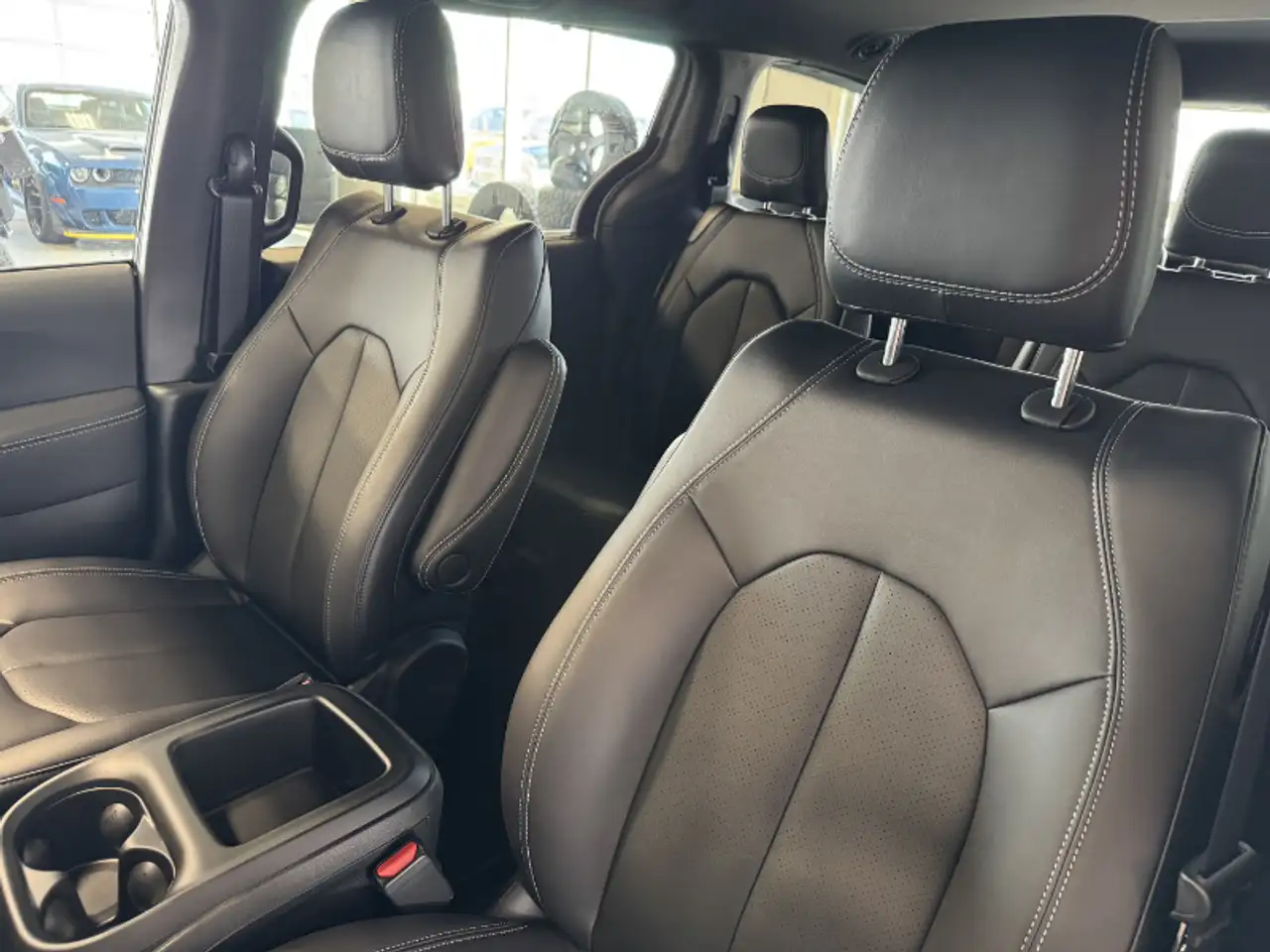 Chrysler Grand Caravan photo Chrysler Grand Caravan