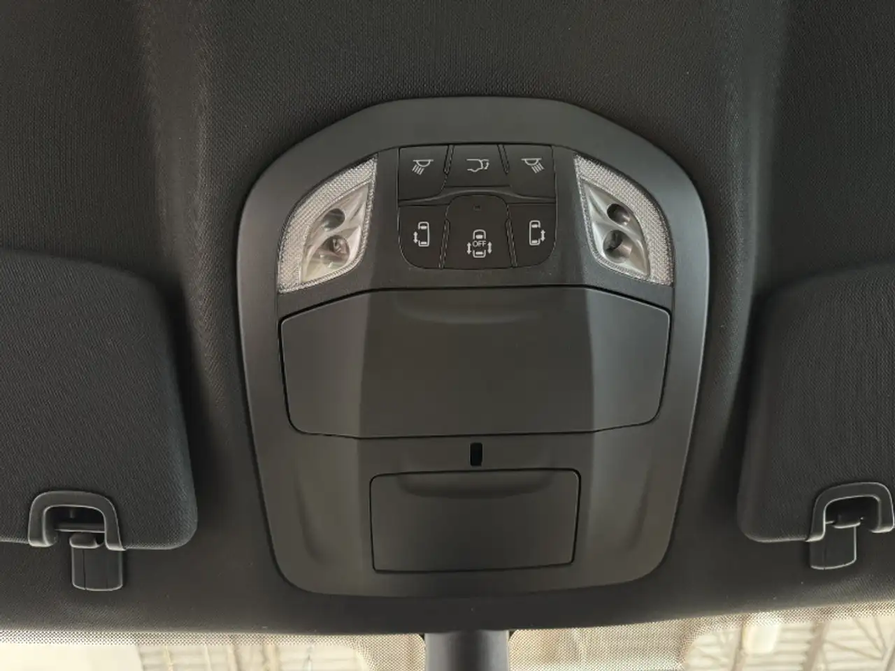 Chrysler Grand Caravan photo Chrysler Grand Caravan