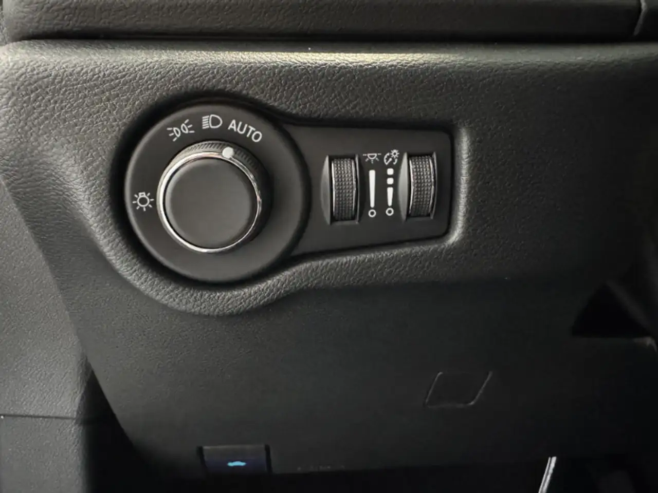 Chrysler Grand Caravan photo Chrysler Grand Caravan