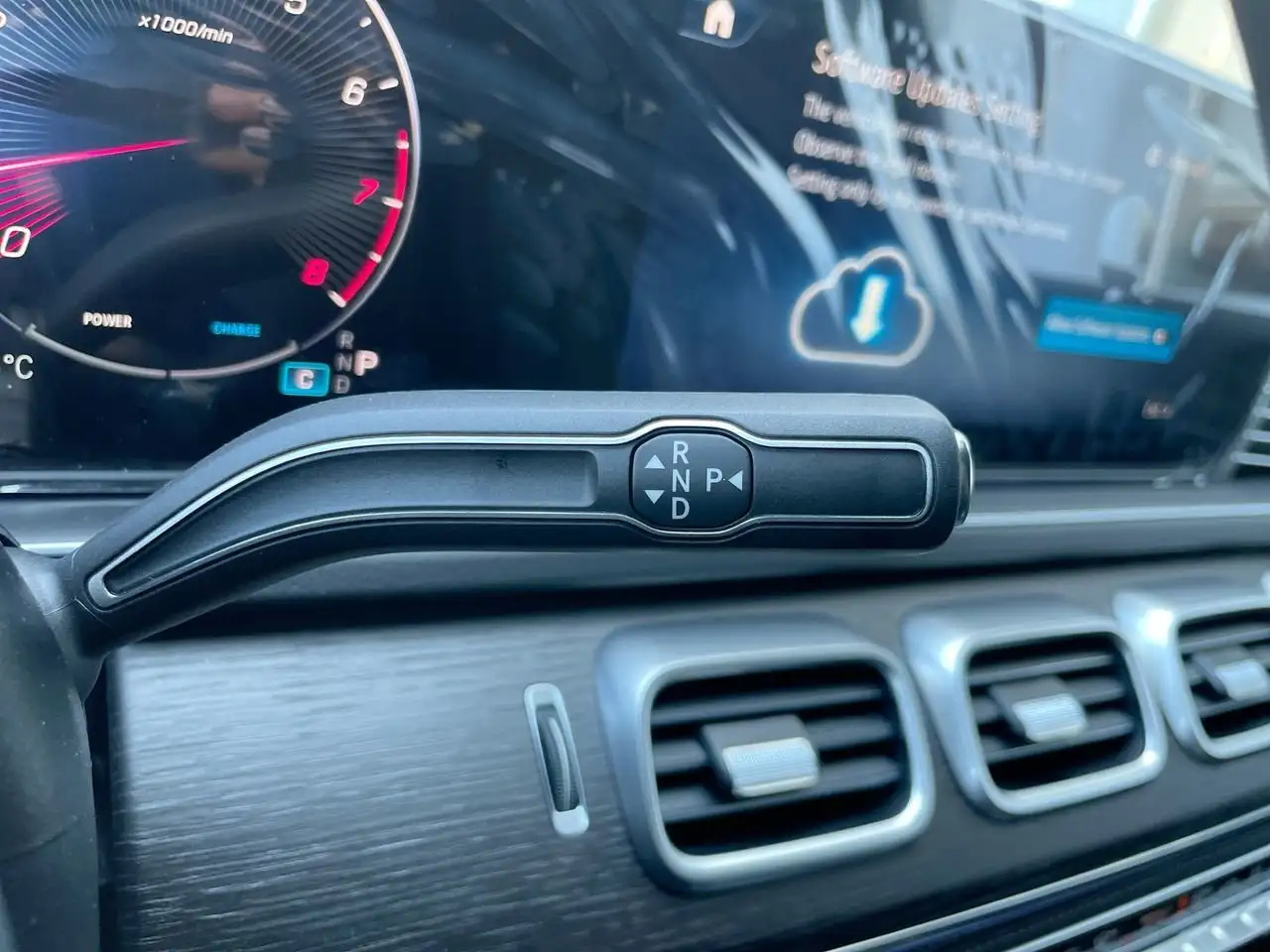 Mercedes-Benz GLS снимка Mercedes-Benz GLS