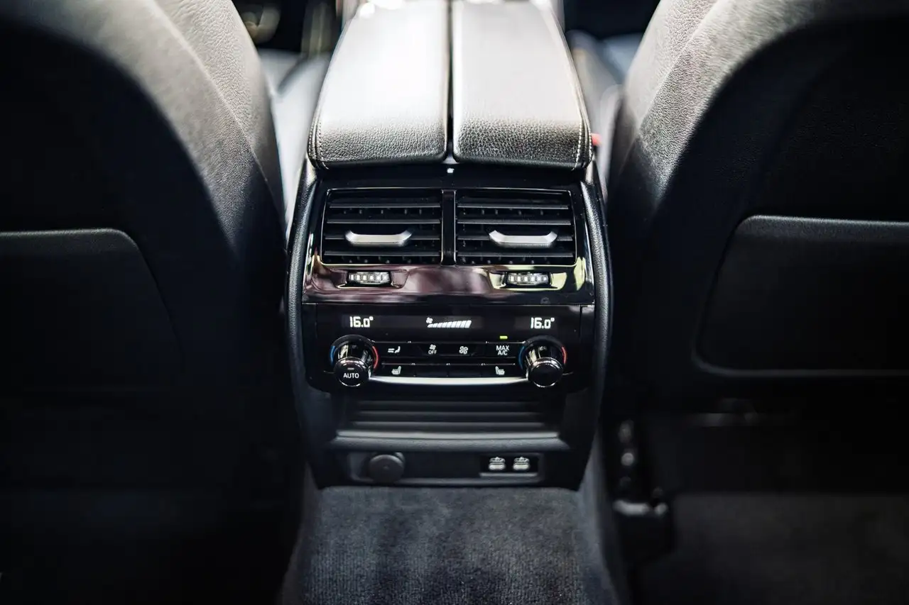 BMW 5 Series fotografie BMW 5 Series