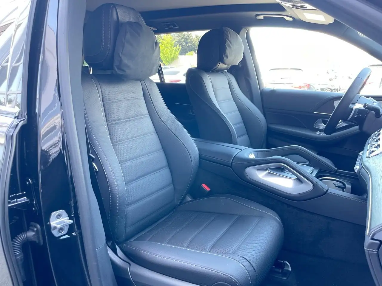 Mercedes-Benz GLS снимка Mercedes-Benz GLS