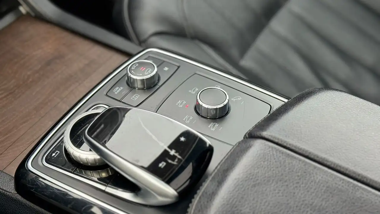 Mercedes-Benz GLS снимка Mercedes-Benz GLS