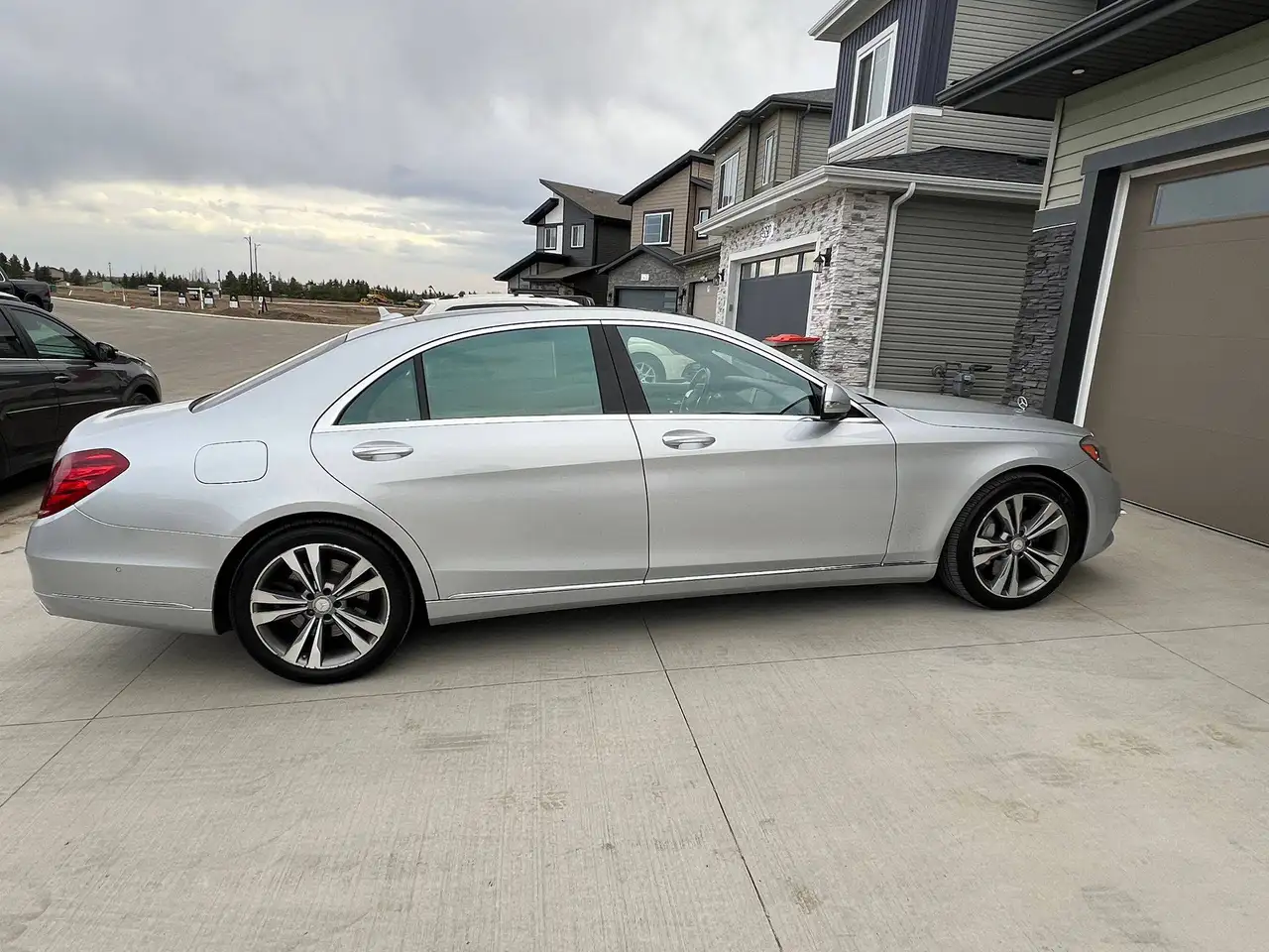 Mercedes-Benz S-Class снимка Mercedes-Benz S-Class